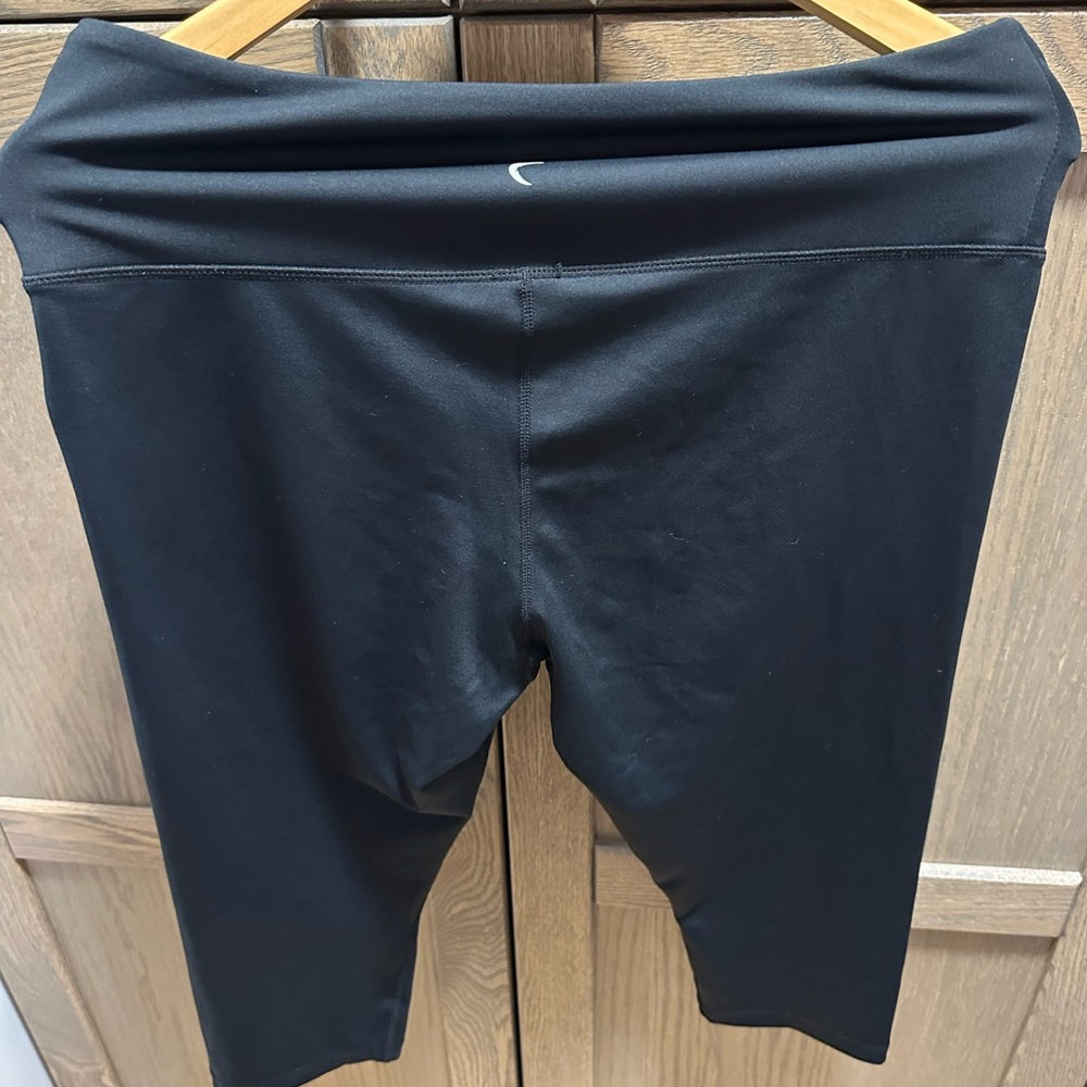 ZYIA Black Women's compression Capri